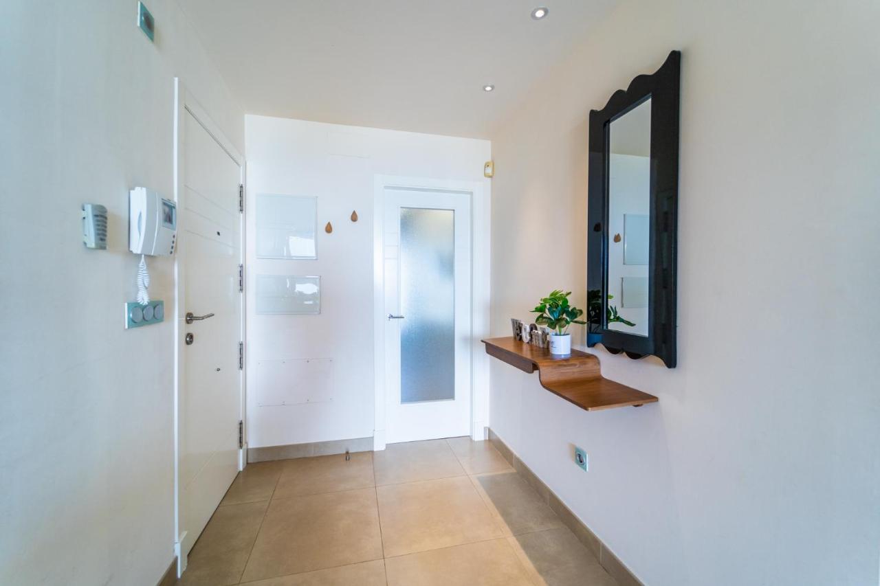 Primera línea de mar con piscina, gimnasio y parking 2 hab y 2 baños Villajoyosa  Exterior foto