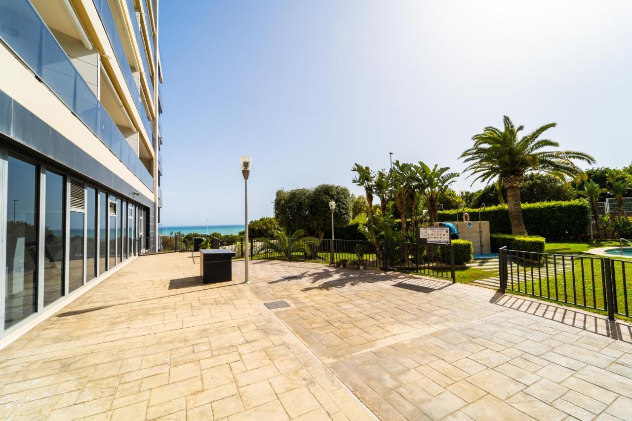 Primera línea de mar con piscina, gimnasio y parking 2 hab y 2 baños Villajoyosa  Exterior foto